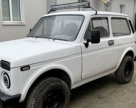 Белый ВАЗ 2121 Нива, объемом двигателя 1.58 л и пробегом 88 тыс. км за 2000 $, фото 2 на Automoto.ua