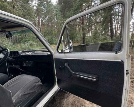 Белый ВАЗ 2121 Нива, объемом двигателя 1.6 л и пробегом 360 тыс. км за 2800 $, фото 7 на Automoto.ua