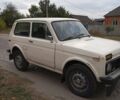 Белый ВАЗ 2121 Нива, объемом двигателя 1.6 л и пробегом 100 тыс. км за 1700 $, фото 2 на Automoto.ua