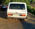 Белый ВАЗ 2121 Нива, объемом двигателя 1.6 л и пробегом 350 тыс. км за 1600 $, фото 3 на Automoto.ua