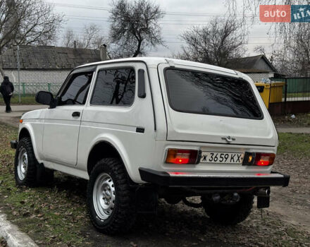 Белый ВАЗ 2121 Нива, объемом двигателя 1.6 л и пробегом 50 тыс. км за 2999 $, фото 2 на Automoto.ua