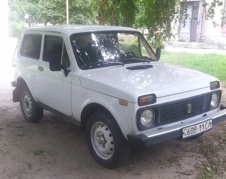 Белый ВАЗ 2121, объемом двигателя 1.6 л и пробегом 113 тыс. км за 2000 $, фото 2 на Automoto.ua