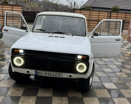 Белый ВАЗ 2121 Нива, объемом двигателя 1.6 л и пробегом 5 тыс. км за 2300 $, фото 1 на Automoto.ua