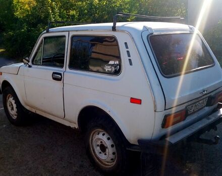 Белый ВАЗ 2121 Нива, объемом двигателя 1.6 л и пробегом 310 тыс. км за 850 $, фото 2 на Automoto.ua