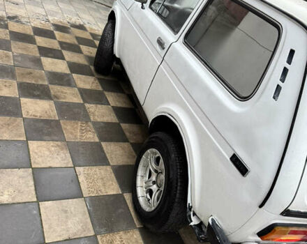 Белый ВАЗ 2121 Нива, объемом двигателя 1.6 л и пробегом 5 тыс. км за 2300 $, фото 6 на Automoto.ua