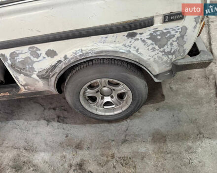 Белый ВАЗ 2121 Нива, объемом двигателя 1.6 л и пробегом 5 тыс. км за 2300 $, фото 13 на Automoto.ua