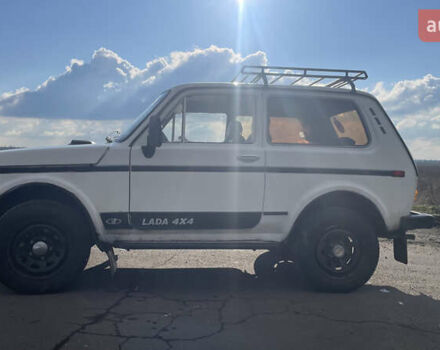 Белый ВАЗ 2121 Нива, объемом двигателя 1.57 л и пробегом 103 тыс. км за 2000 $, фото 1 на Automoto.ua