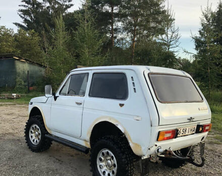 Белый ВАЗ 2121 Нива, объемом двигателя 0 л и пробегом 200 тыс. км за 1750 $, фото 1 на Automoto.ua
