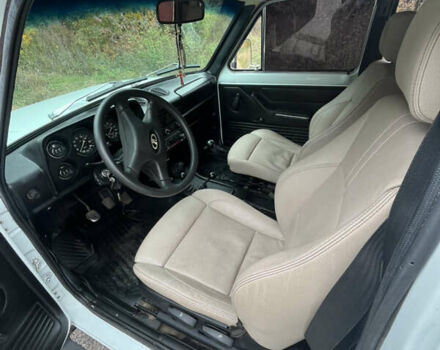 Білий ВАЗ 2121 Нива, об'ємом двигуна 1.6 л та пробігом 120 тис. км за 4500 $, фото 8 на Automoto.ua