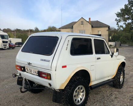 Белый ВАЗ 2121 Нива, объемом двигателя 0 л и пробегом 200 тыс. км за 1750 $, фото 2 на Automoto.ua