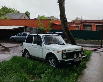 Белый ВАЗ 2121 Нива, объемом двигателя 1.7 л и пробегом 314 тыс. км за 2200 $, фото 2 на Automoto.ua