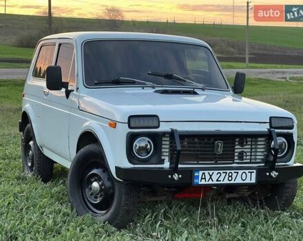 Белый ВАЗ 2121 Нива, объемом двигателя 1.57 л и пробегом 230 тыс. км за 2250 $, фото 2 на Automoto.ua