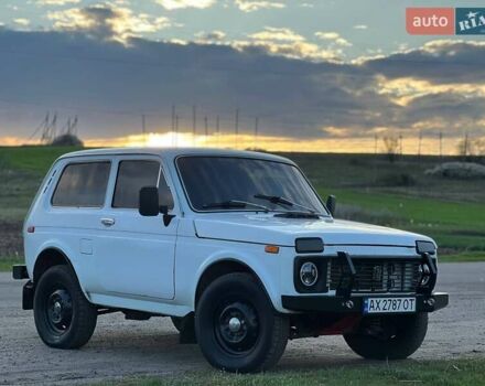 Белый ВАЗ 2121 Нива, объемом двигателя 1.57 л и пробегом 230 тыс. км за 2250 $, фото 4 на Automoto.ua