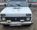 Белый ВАЗ 2121 Нива, объемом двигателя 1.7 л и пробегом 300 тыс. км за 1300 $, фото 1 на Automoto.ua