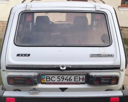 Белый ВАЗ 2121 Нива, объемом двигателя 1.6 л и пробегом 118 тыс. км за 3200 $, фото 1 на Automoto.ua