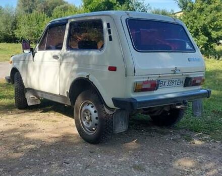 Белый ВАЗ 2121 Нива, объемом двигателя 1.6 л и пробегом 270 тыс. км за 2100 $, фото 2 на Automoto.ua