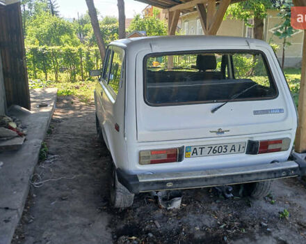 Белый ВАЗ 2121 Нива, объемом двигателя 1.6 л и пробегом 106 тыс. км за 2800 $, фото 4 на Automoto.ua