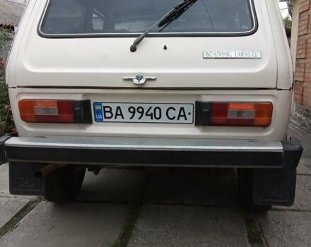 Белый ВАЗ 2121 Нива, объемом двигателя 1.6 л и пробегом 101 тыс. км за 3300 $, фото 4 на Automoto.ua