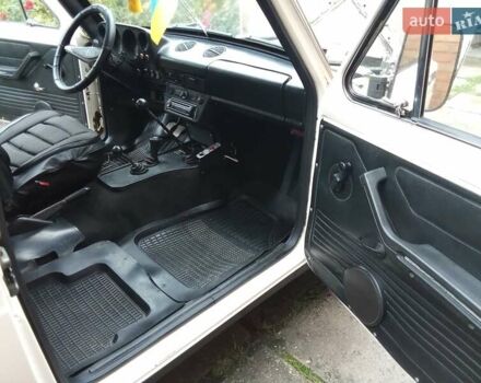 Белый ВАЗ 2121 Нива, объемом двигателя 1.6 л и пробегом 101 тыс. км за 3300 $, фото 18 на Automoto.ua