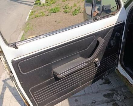 Белый ВАЗ 2121 Нива, объемом двигателя 1.57 л и пробегом 100 тыс. км за 1700 $, фото 14 на Automoto.ua