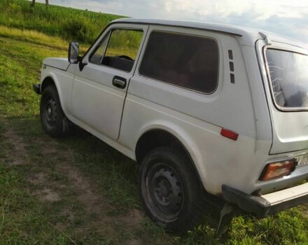 Белый ВАЗ 2121, объемом двигателя 1.6 л и пробегом 90 тыс. км за 2200 $, фото 2 на Automoto.ua