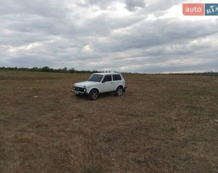 Білий ВАЗ 2121 Нива, об'ємом двигуна 1.7 л та пробігом 100 тис. км за 3600 $, фото 9 на Automoto.ua