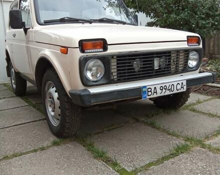 Белый ВАЗ 2121 Нива, объемом двигателя 1.6 л и пробегом 101 тыс. км за 3300 $, фото 7 на Automoto.ua