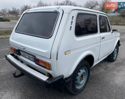 Белый ВАЗ 2121 Нива, объемом двигателя 1.6 л и пробегом 111 тыс. км за 2199 $, фото 4 на Automoto.ua