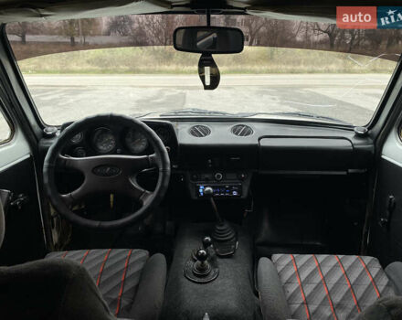 Белый ВАЗ 2121 Нива, объемом двигателя 1.6 л и пробегом 111 тыс. км за 2199 $, фото 10 на Automoto.ua