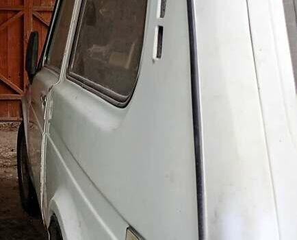 Белый ВАЗ 2121 Нива, объемом двигателя 1.57 л и пробегом 800 тыс. км за 1600 $, фото 2 на Automoto.ua