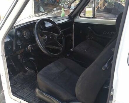 Белый ВАЗ 2121 Нива, объемом двигателя 1.57 л и пробегом 800 тыс. км за 1600 $, фото 4 на Automoto.ua