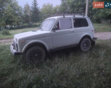 Белый ВАЗ 2121 Нива, объемом двигателя 1.6 л и пробегом 45 тыс. км за 1900 $, фото 5 на Automoto.ua