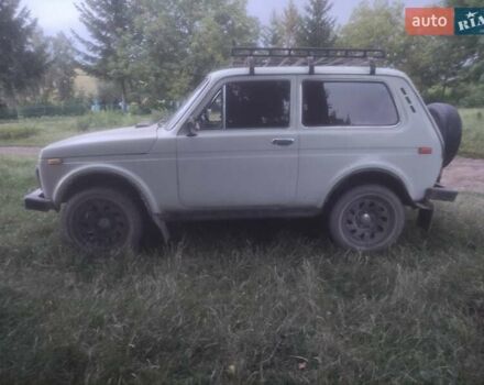Белый ВАЗ 2121 Нива, объемом двигателя 1.6 л и пробегом 45 тыс. км за 1900 $, фото 7 на Automoto.ua