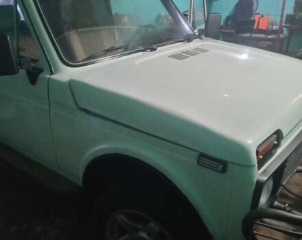 Белый ВАЗ 2121 Нива, объемом двигателя 1.6 л и пробегом 100 тыс. км за 3000 $, фото 9 на Automoto.ua