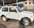 Белый ВАЗ 2121 Нива, объемом двигателя 1.6 л и пробегом 152 тыс. км за 800 $, фото 1 на Automoto.ua