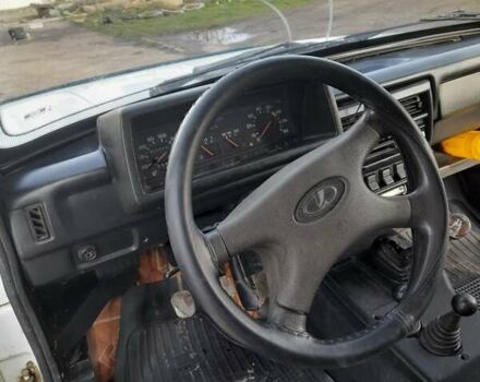 Белый ВАЗ 2121 Нива, объемом двигателя 1.6 л и пробегом 119 тыс. км за 2800 $, фото 5 на Automoto.ua