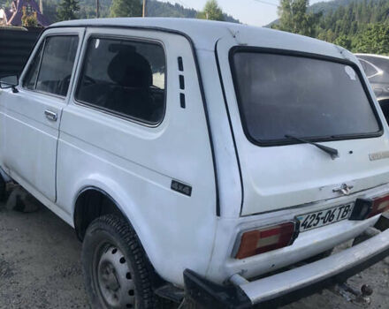 Белый ВАЗ 2121 Нива, объемом двигателя 0 л и пробегом 100 тыс. км за 1800 $, фото 2 на Automoto.ua