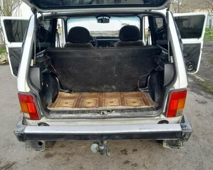 Белый ВАЗ 2121 Нива, объемом двигателя 1.6 л и пробегом 119 тыс. км за 2800 $, фото 4 на Automoto.ua