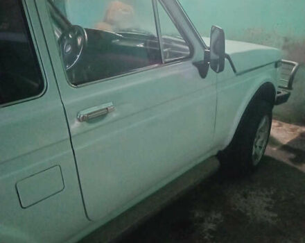 Белый ВАЗ 2121 Нива, объемом двигателя 1.6 л и пробегом 100 тыс. км за 3000 $, фото 5 на Automoto.ua
