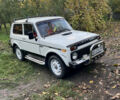 Білий ВАЗ 2121 Нива, об'ємом двигуна 1.6 л та пробігом 170 тис. км за 3200 $, фото 4 на Automoto.ua