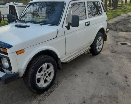 Белый ВАЗ 2121 Нива, объемом двигателя 1.6 л и пробегом 119 тыс. км за 2800 $, фото 7 на Automoto.ua