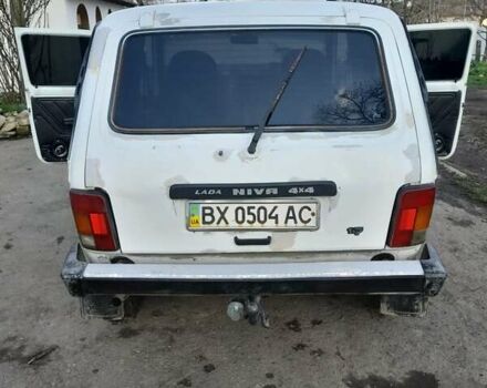 Белый ВАЗ 2121 Нива, объемом двигателя 1.6 л и пробегом 119 тыс. км за 2800 $, фото 2 на Automoto.ua