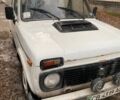 Белый ВАЗ 2121 Нива, объемом двигателя 1.69 л и пробегом 200 тыс. км за 1600 $, фото 1 на Automoto.ua