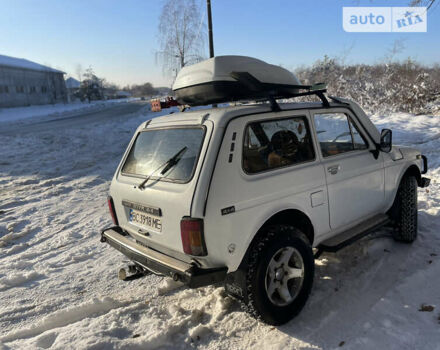 Білий ВАЗ 2121 Нива, об'ємом двигуна 1.69 л та пробігом 200 тис. км за 3000 $, фото 28 на Automoto.ua