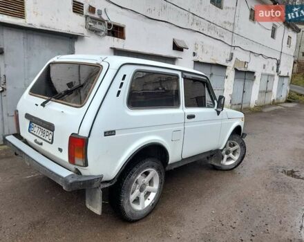 Белый ВАЗ 2121 Нива, объемом двигателя 1.7 л и пробегом 175 тыс. км за 3700 $, фото 2 на Automoto.ua