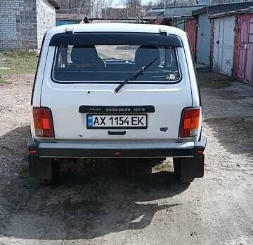 Белый ВАЗ 2121 Нива, объемом двигателя 1.69 л и пробегом 132 тыс. км за 3500 $, фото 3 на Automoto.ua