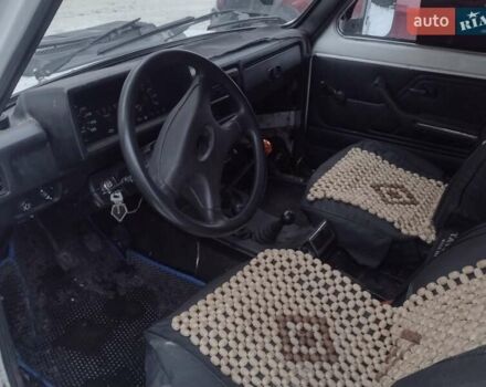 Белый ВАЗ 2121 Нива, объемом двигателя 0 л и пробегом 312 тыс. км за 3200 $, фото 4 на Automoto.ua