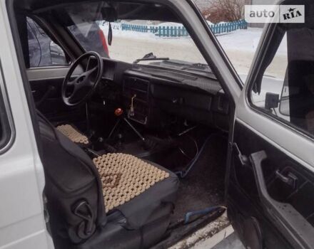 Белый ВАЗ 2121 Нива, объемом двигателя 0 л и пробегом 312 тыс. км за 3200 $, фото 2 на Automoto.ua