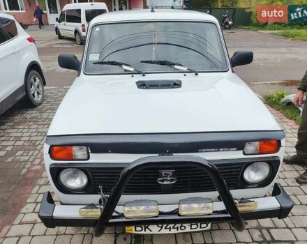 Белый ВАЗ 2121 Нива, объемом двигателя 1.7 л и пробегом 86 тыс. км за 6200 $, фото 2 на Automoto.ua