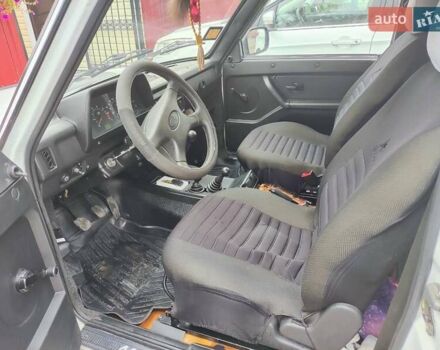 Белый ВАЗ 2121 Нива, объемом двигателя 1.7 л и пробегом 86 тыс. км за 6200 $, фото 5 на Automoto.ua